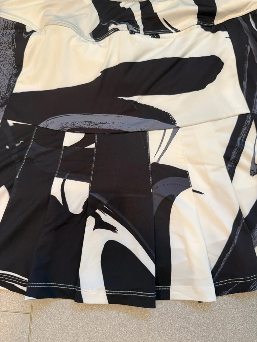 Womens Abstract Swirl Print Skirt - Black & White NWT size S - Picture 6 of 7